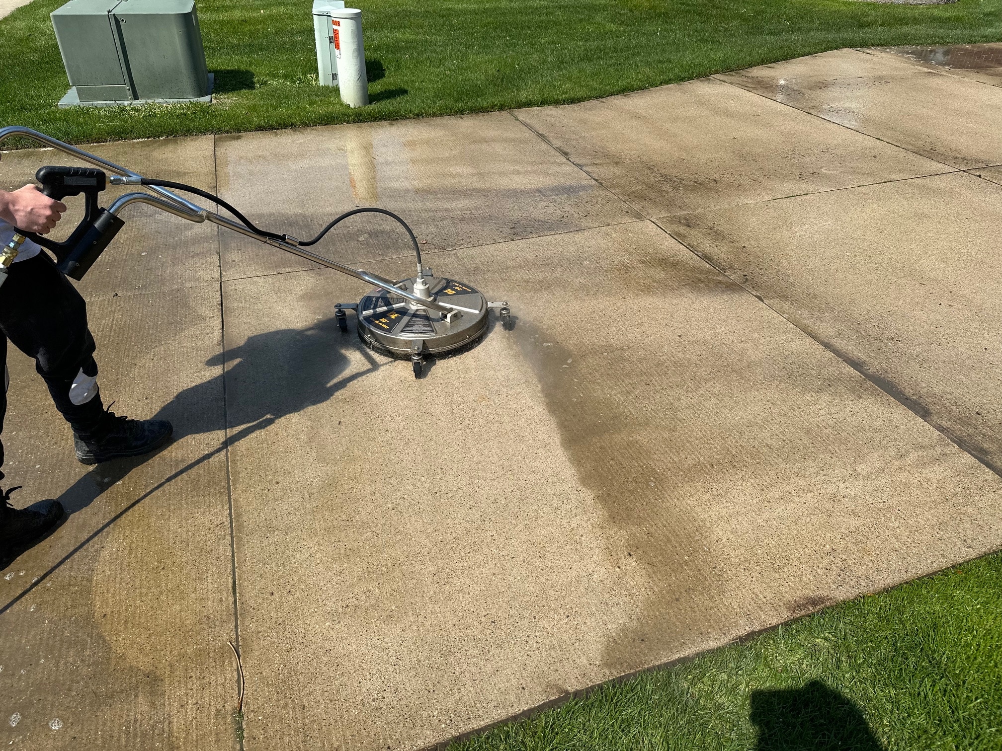 dirty driveway cleaning in Macomb township